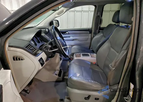 2011 Volkswagen Routan Sel z USA, uszkodzony, nr VIN 2V4RW5DG1BR642896